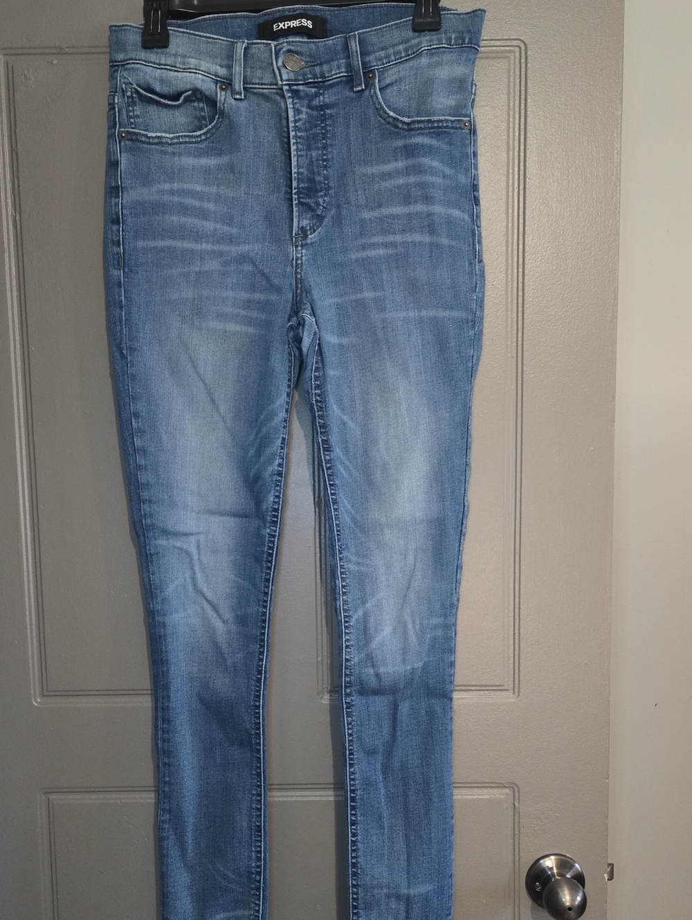 Express Women's Skinny Jeans in Light Blue Wash